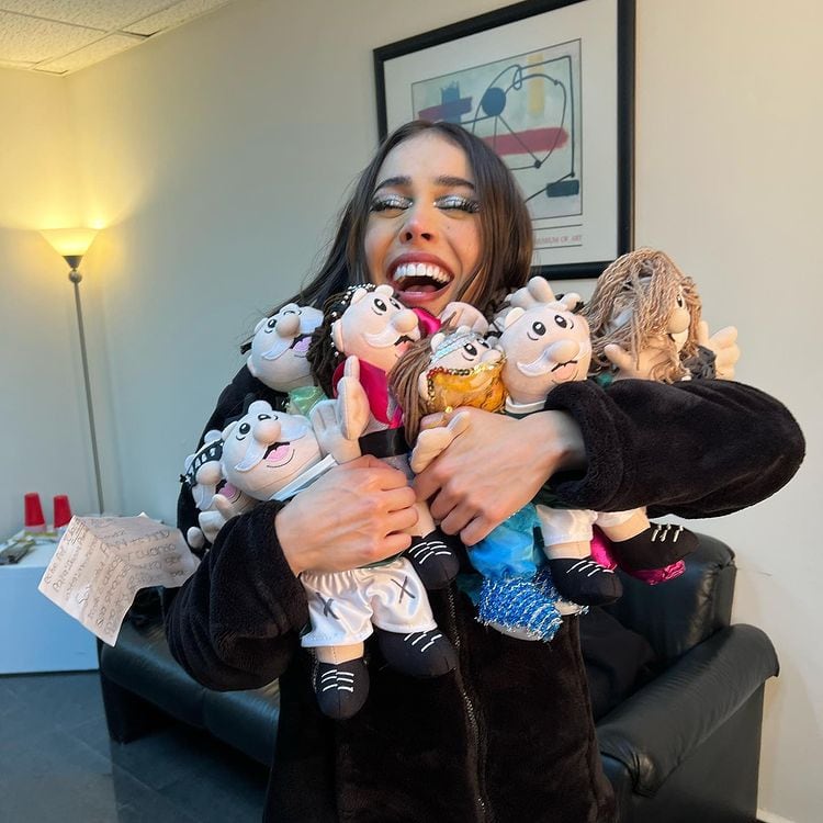 Danna Paola presume Dr. Simi
