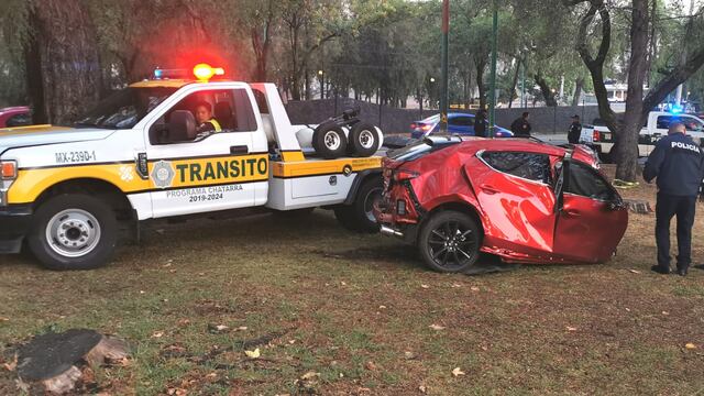 Choque frente a Ciudad Universitaria en Insurgentes Sur