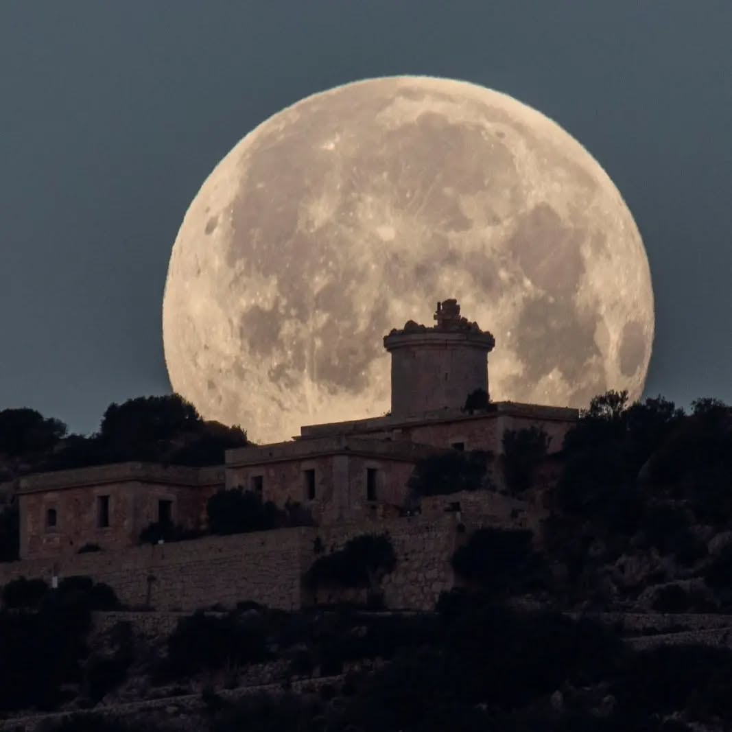 Luna llena o Luna de Nieve en Mallorca, España