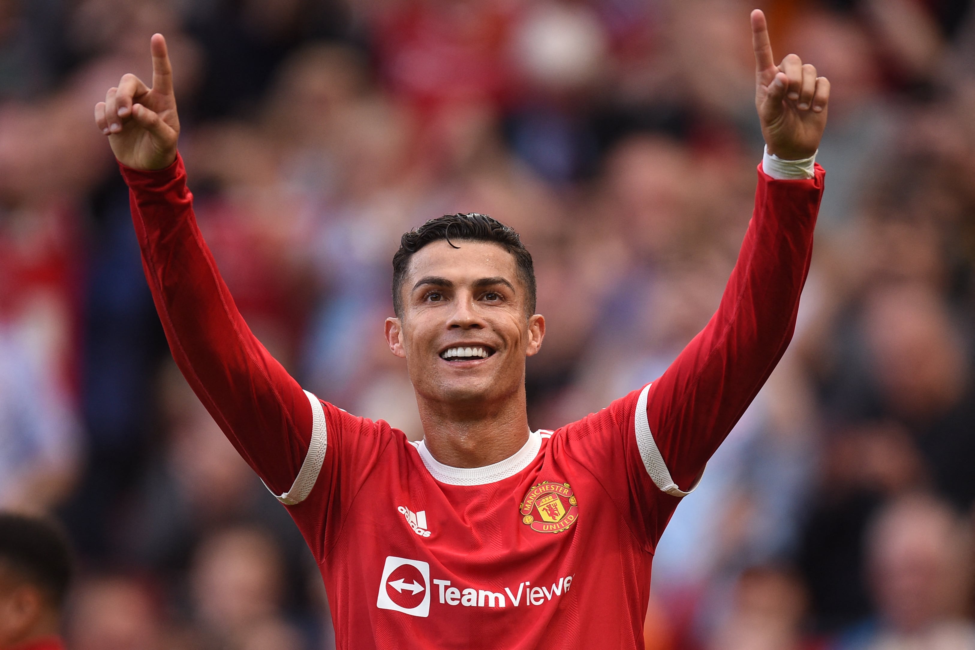 Cristiano Ronaldo tuvo un gran debut con el Manchester United