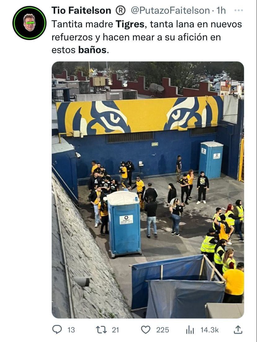 Estadio Universitario.