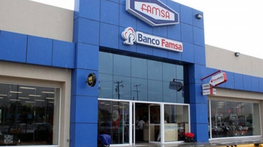 Piden resolver trabas que impiden a clientes de Banco Famsa recuperar su dinero