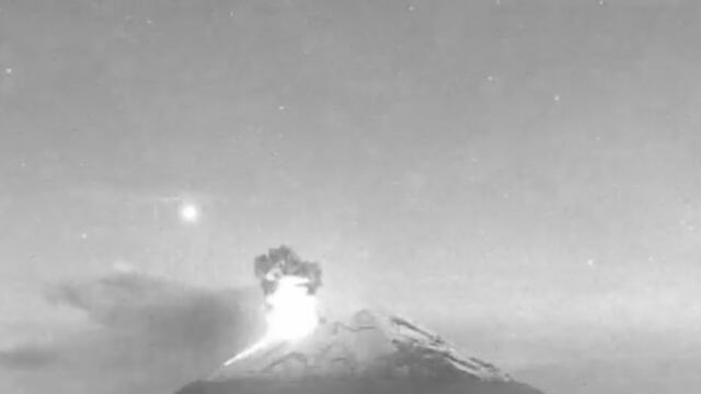 volcán Popocatépetl despierta hoy con mucha actividad/captura de video de webcams México