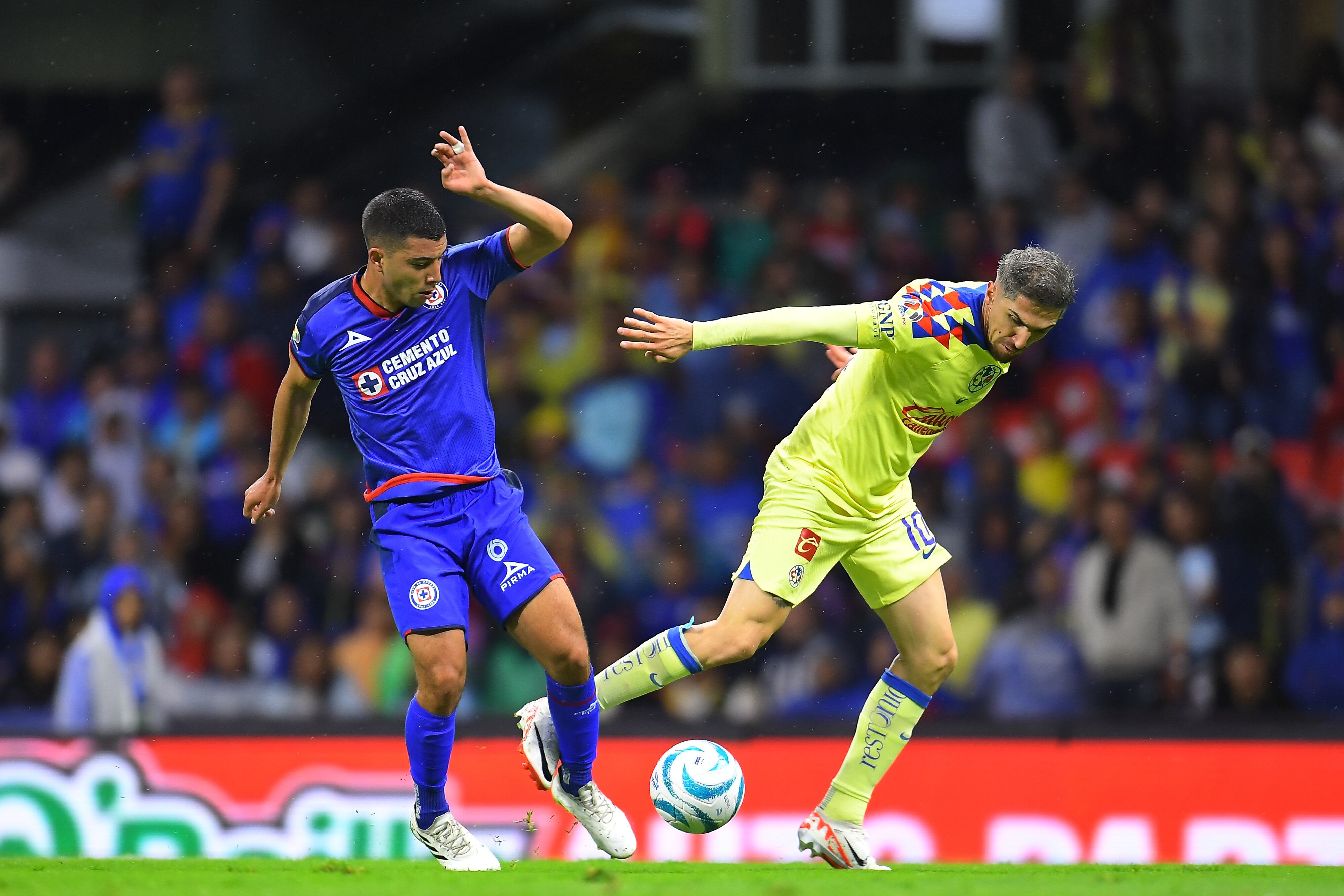 Cruz Azul vs Club América.