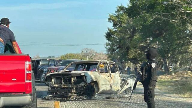 Reportan bloqueos y balacera en Berriozábal