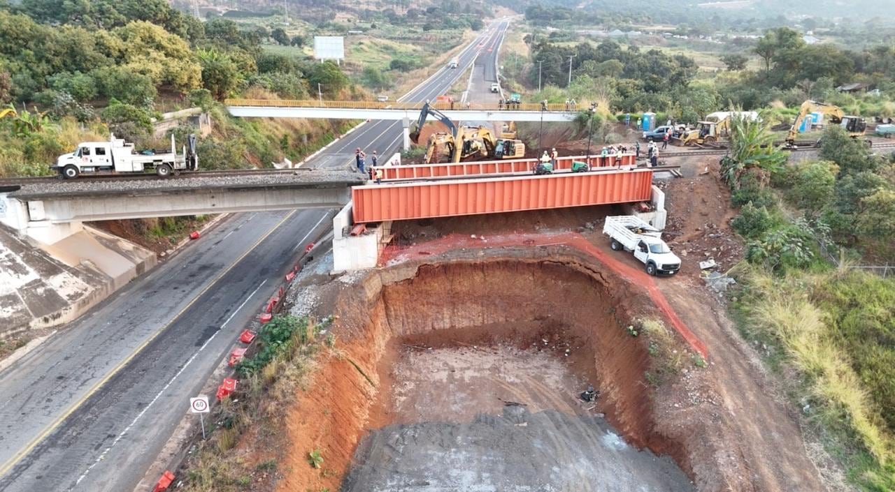 Autopista Pátzcuaro-Uruapan registra un avance del 99%