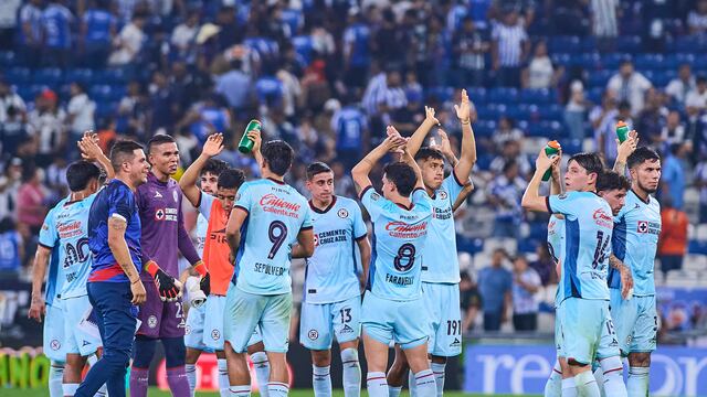 Cruz Azul tras ganar en el Estadio BBVA.