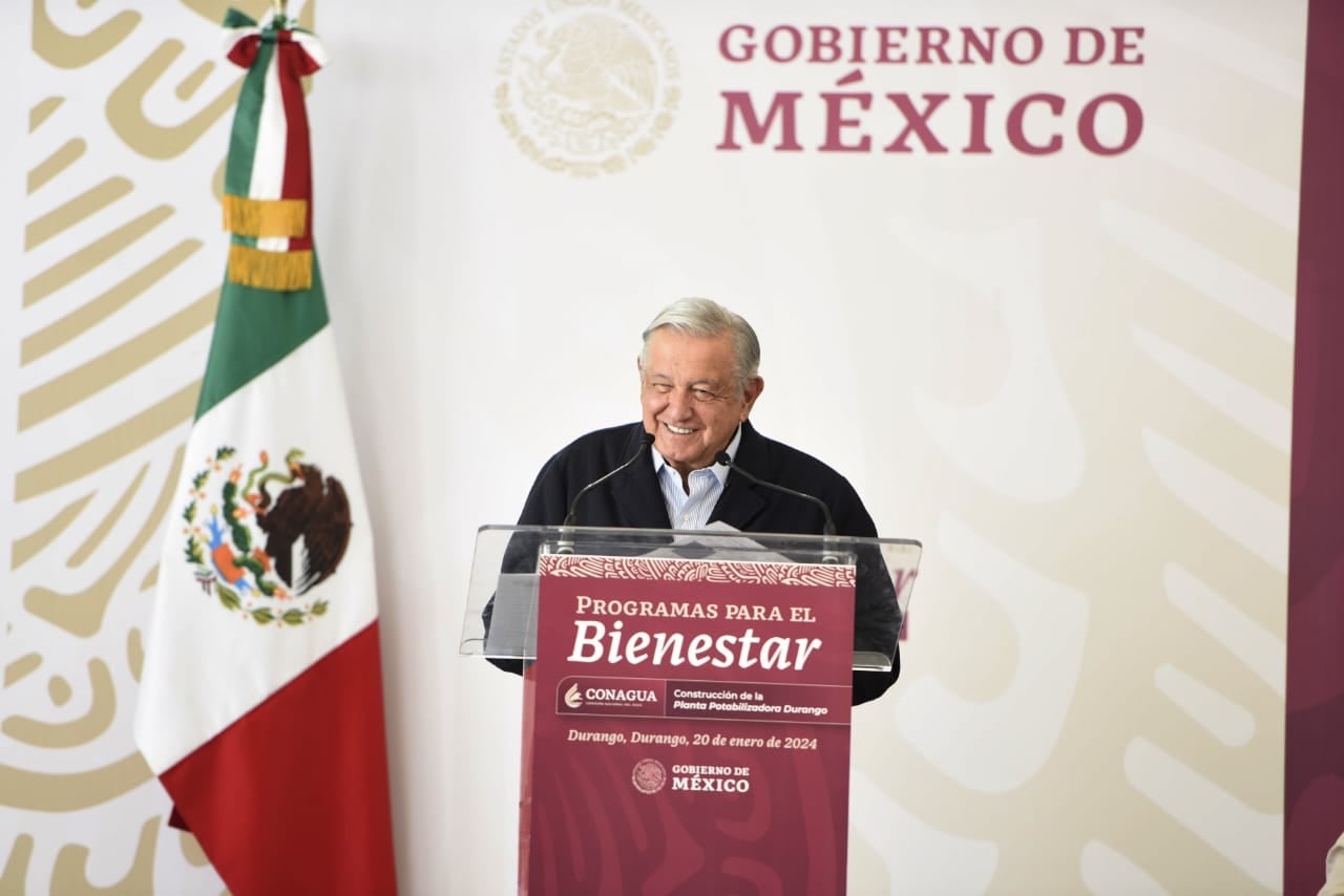 AMLO rechaza haber pedido la renuncia de Azucena Uresti