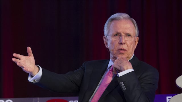 Joaquín López-Dóriga se burla de la reelección de Alejandro Moreno en el PRI con un meme