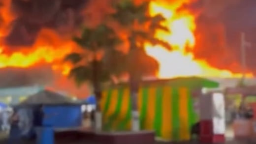 Javier May confirma 5 muertos tras incendio en la Nave 1 de la Feria de Tabasco