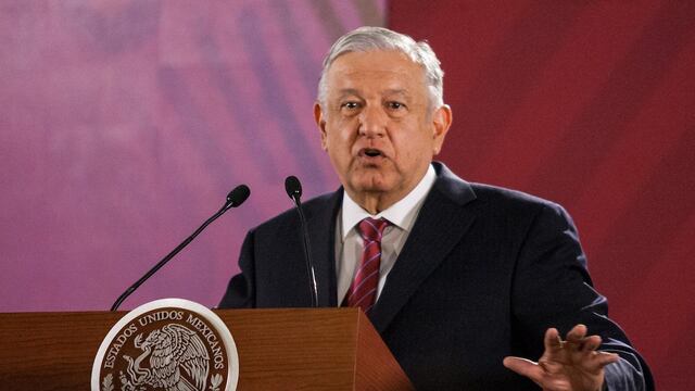 Andrés Manuel López Obrador. Llamado a su compadre.