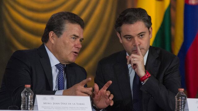 Juan Díaz de la Torre (izq.) y Aurelio Nuño.