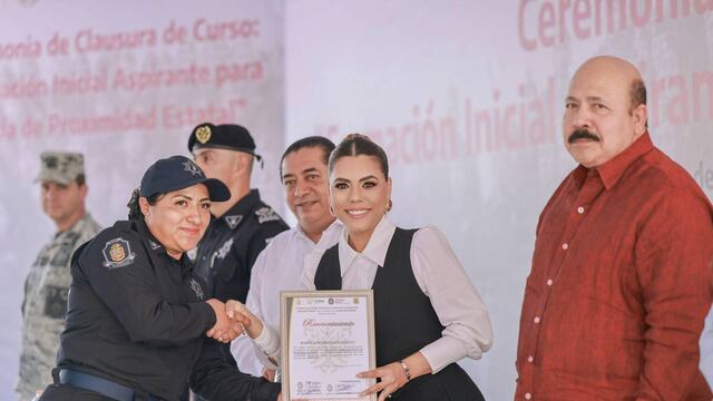 Evelyn Salgado clausura curso de formación para aspirantes a policía