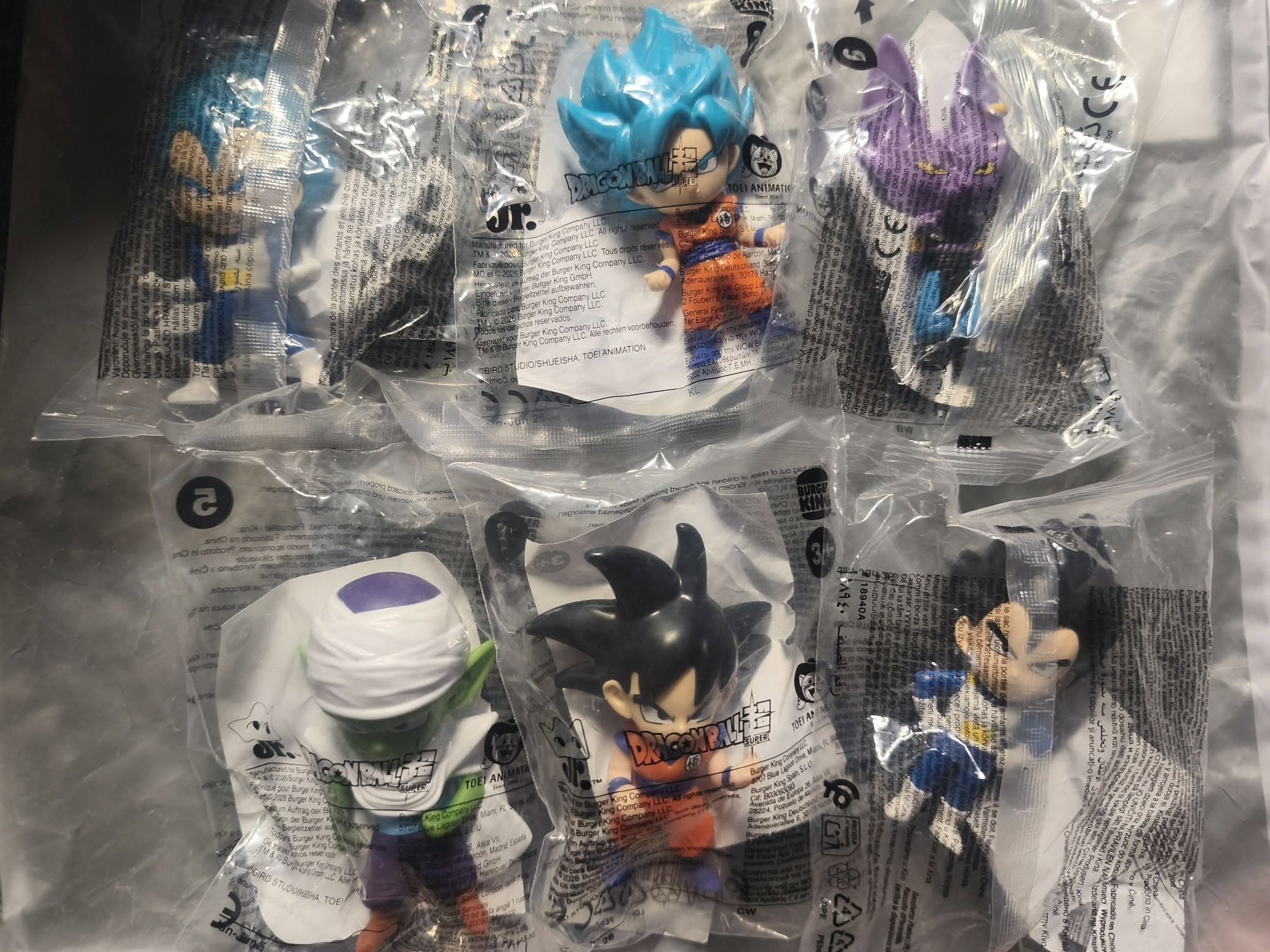 Revelan colaboración entre Burger King y Toei Animation que traerá un menú y figuras de Dragon Ball Super