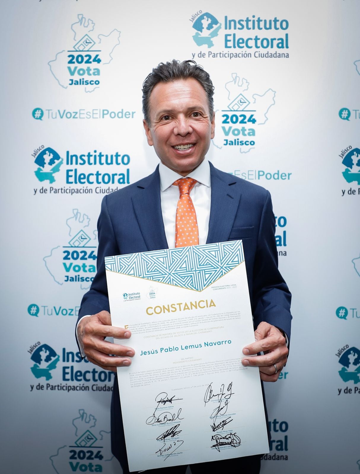 Pablo Lemus recibe constancia como gobernador de Jalisco
