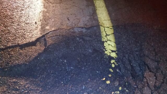 Socavón en la carretera federal 80 en Guadalajara, Jalisco por temblor