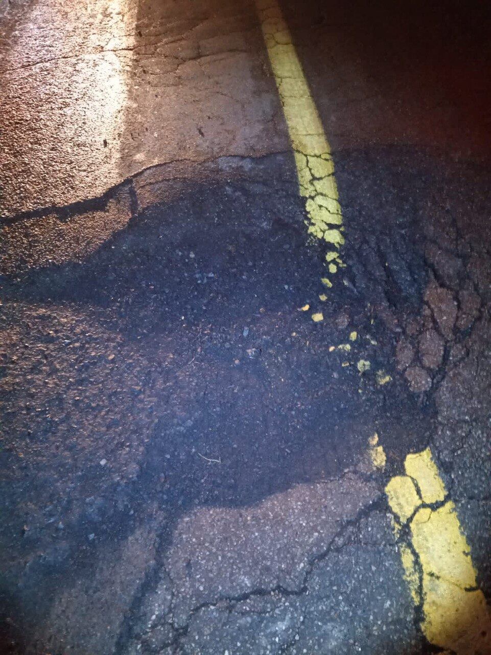 Socavón en la carretera federal 80 en Guadalajara, Jalisco por temblor
