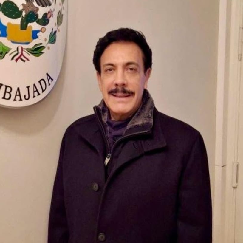 Autos de más de 500 mil pesos: la solicitud de Omar Fayad para la Embajada de México en Noruega