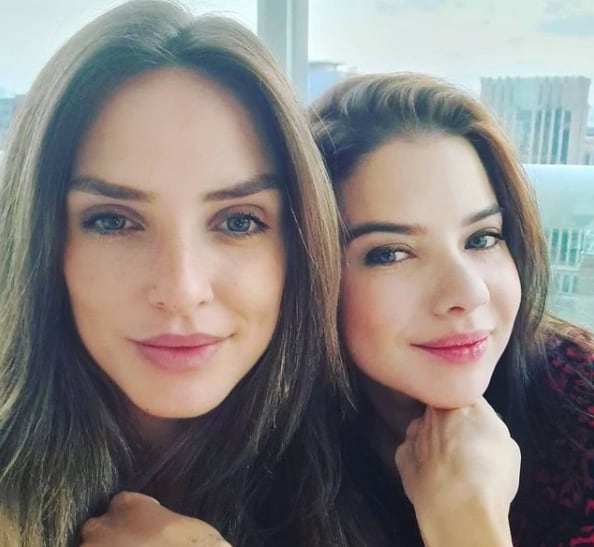 Fernanda Rocha Kanner a la derecha