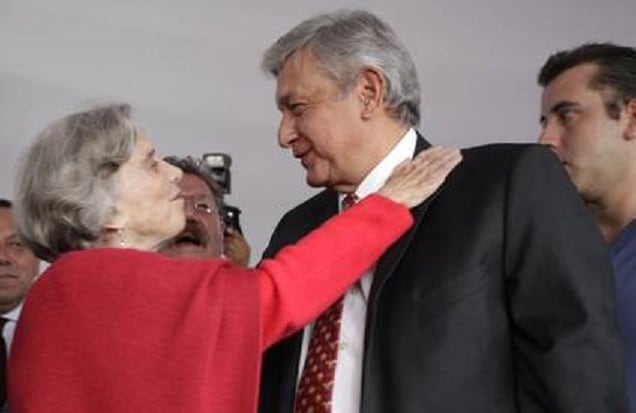 Conocí a Elena Poniatowska por sus libros y sus crónicas, algunas veces en casa de mis papás. Y aunque no comparto su fervor ideológico, entiendo que no es denostando su palabra como conseguiremos un México menos violento