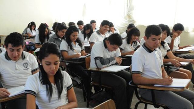 La prueba estandariza mide el desarrollo de competencias en los campos básicos de matemáticas, comprensión lectora y ciencias.