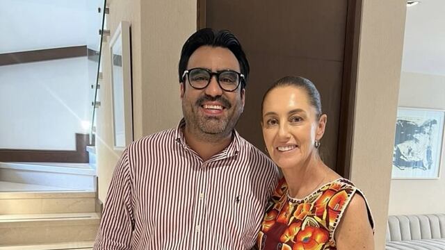 Juan de Dios Gámez Mendivil y Claudia Sheinbaum Pardo, coordinadora de los comités de defensa de la 4T