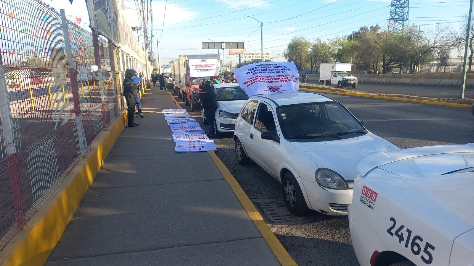 Paro nacional de transportistas en México-Querétaro