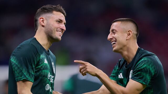 Santiago Gimenez y Roberto Alvarado