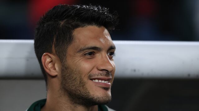 Piden que Raúl Jiménez llegue al Club Chivas