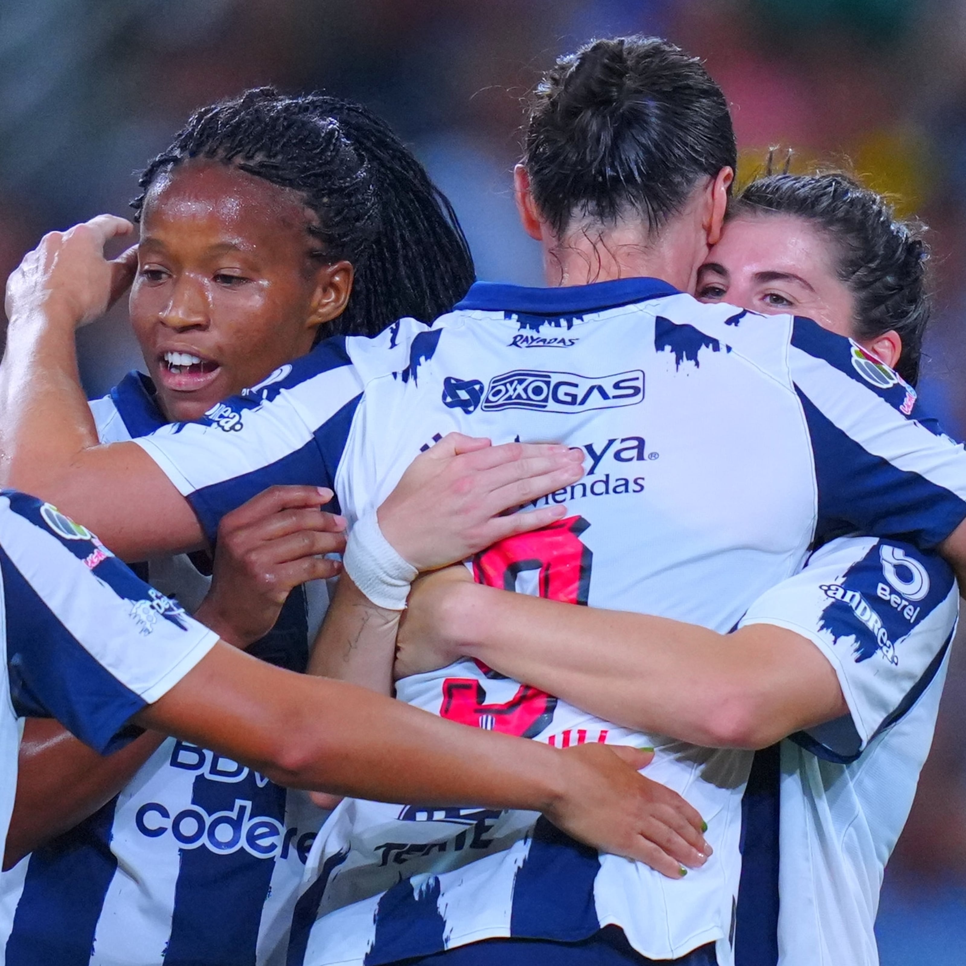 Rayadas afianza liderato en Liga MX Femenil y complica a Pumas