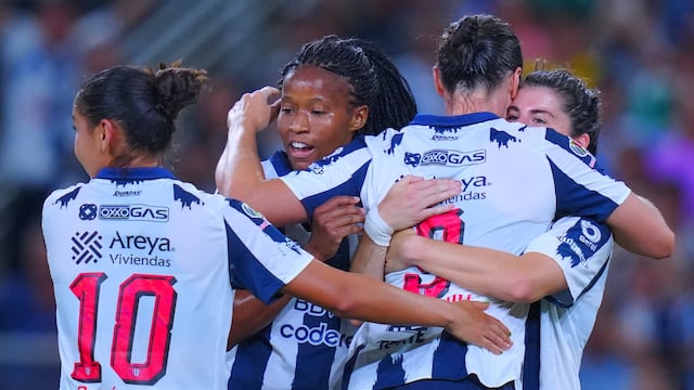 Rayadas afianza liderato en Liga MX Femenil y complica a Pumas
