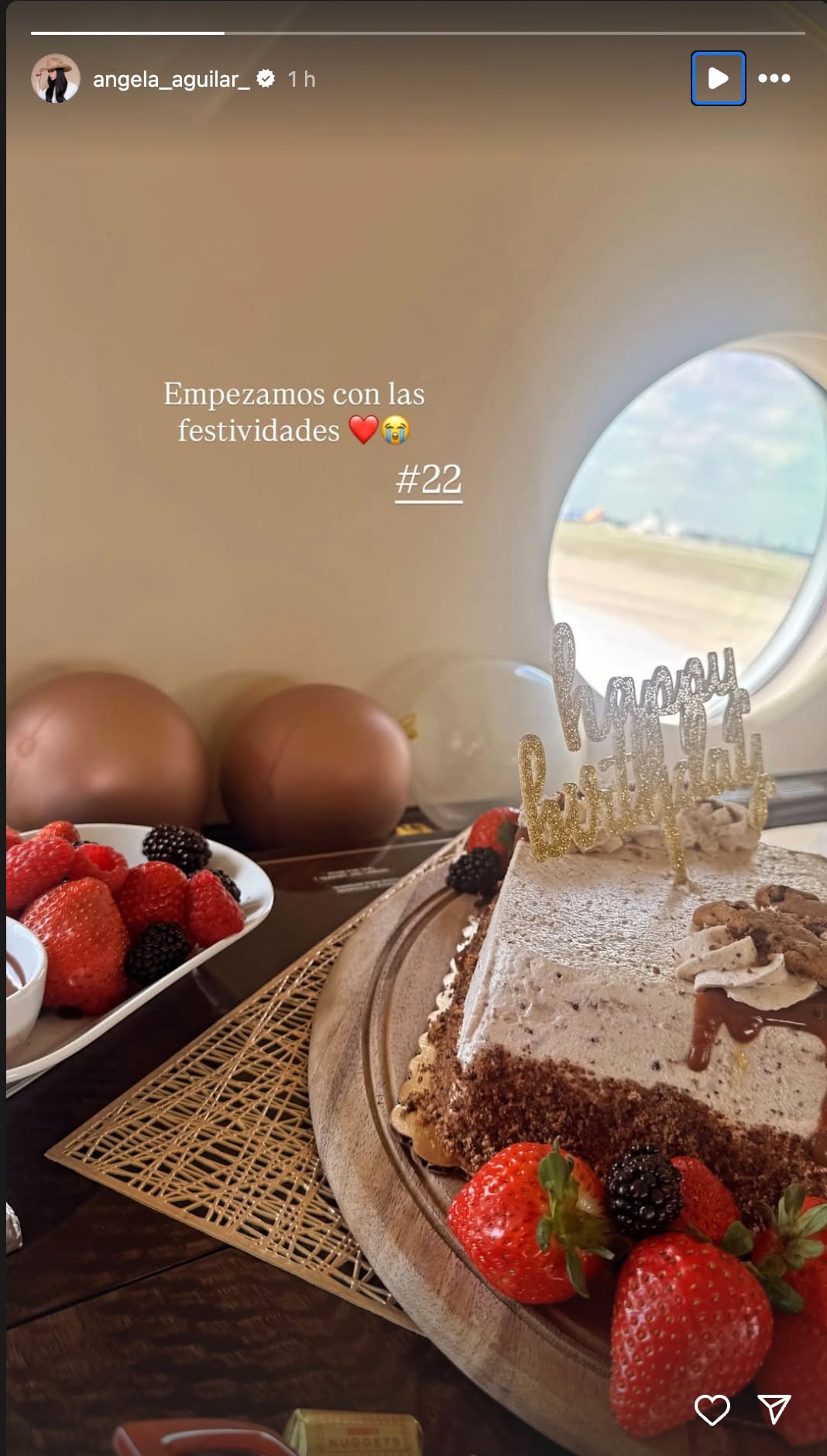 Ángela Aguilar presume su primer regalo de cumpleaños