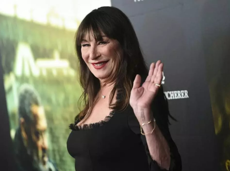 Anjelica Huston