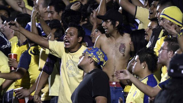 Aficionados del América apoyan a su equipo