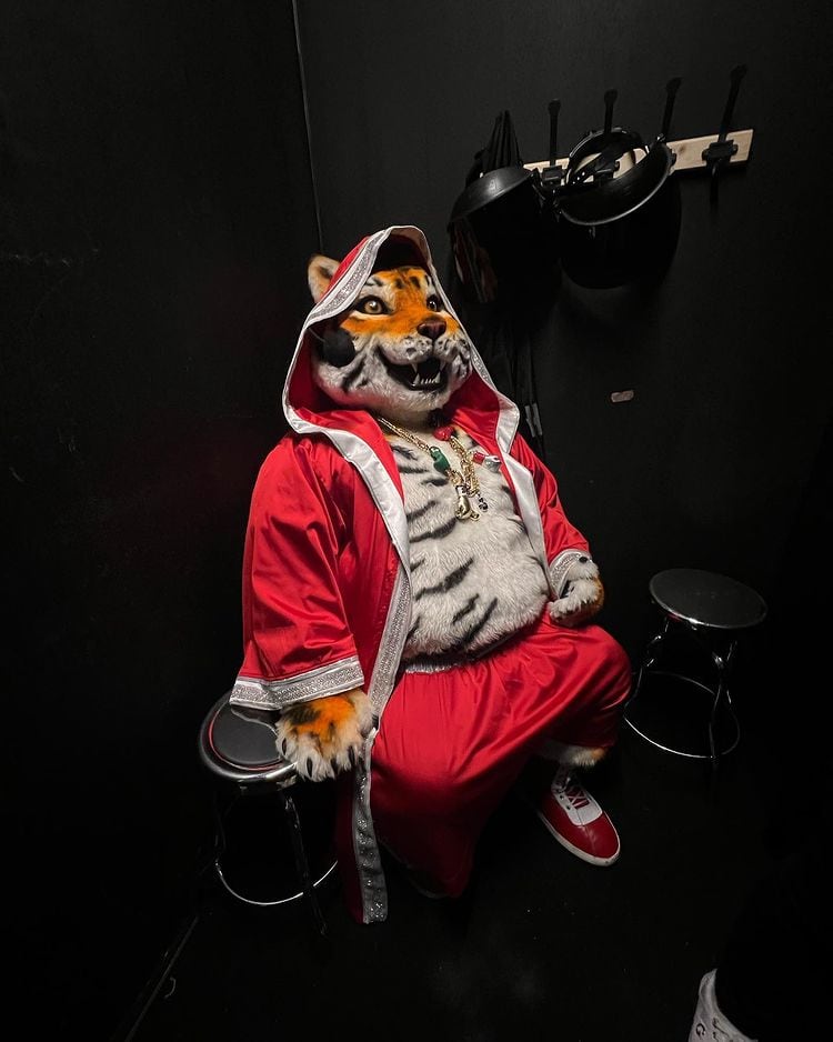 Román Torres como Kid Bengala