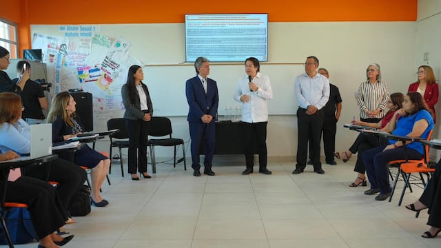 Mario Delgado reconoce labor docente en comunidades afectadas por lluvias.