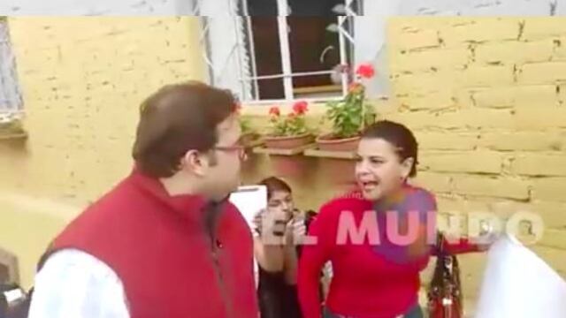 "No se vale, usted viene con su familia y la mía ¿dónde está?", espetó una mujer al gobernador.