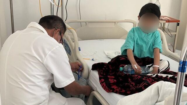 Secretaría de Salud de Puebla e IMSS Bienestar realizan laparoscopía a niño