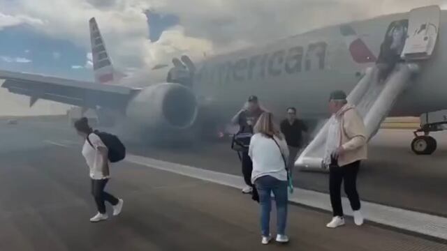 Incendio en avión obliga a evacuación de emergencia en Denver