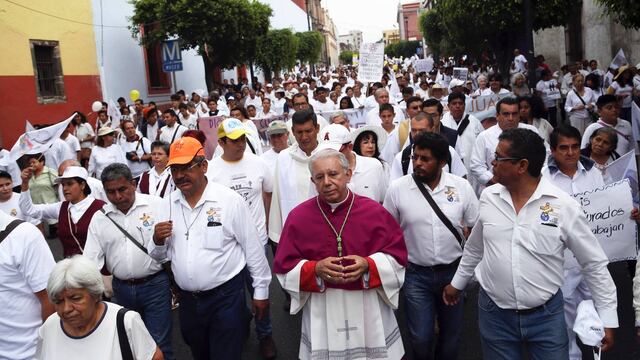 El obispo Ramón Castro Castro ha encabezado marchas en Morelos contra la violencia.