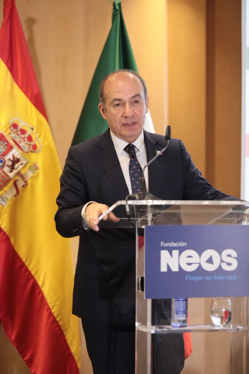 Felipe Calderón en el Foro Neos.