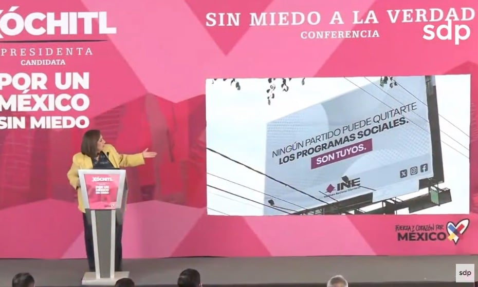 Xóchitl Gálvez y el logo del INE