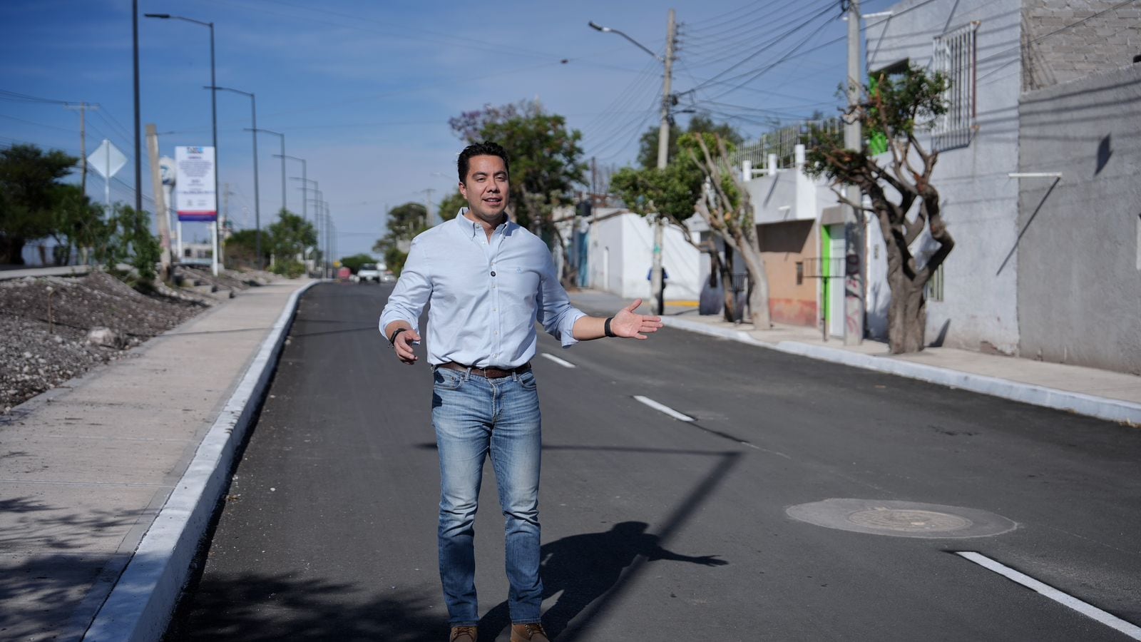 Felifer Macías anuncia rehabilitación integral de calle en Querétaro con inversión millonaria