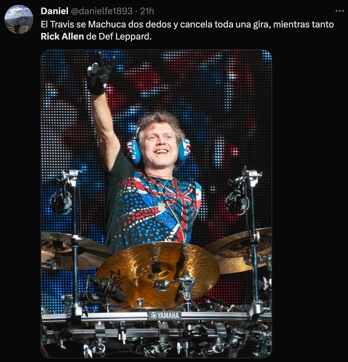 Comparación Travis Barker y Rick Allen