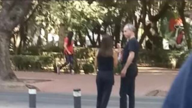 Dice que todavía contagia y sale al parque como si nada