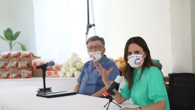 Clara Luz Flores Carrales.