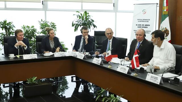 Gerardo Fernández Noroña compartió su desconfianza hacia Estados Unidos con representantes de Dinamarca