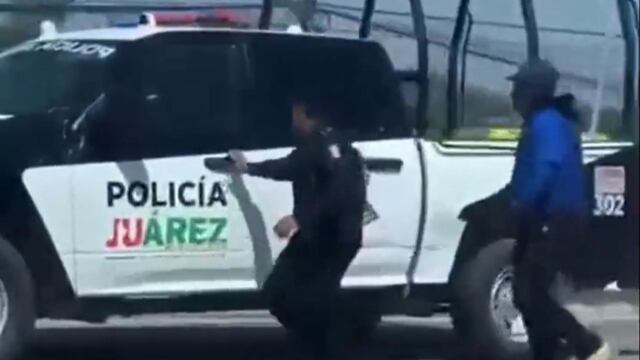 Momento en que la patrulla comienza a avanzar sola