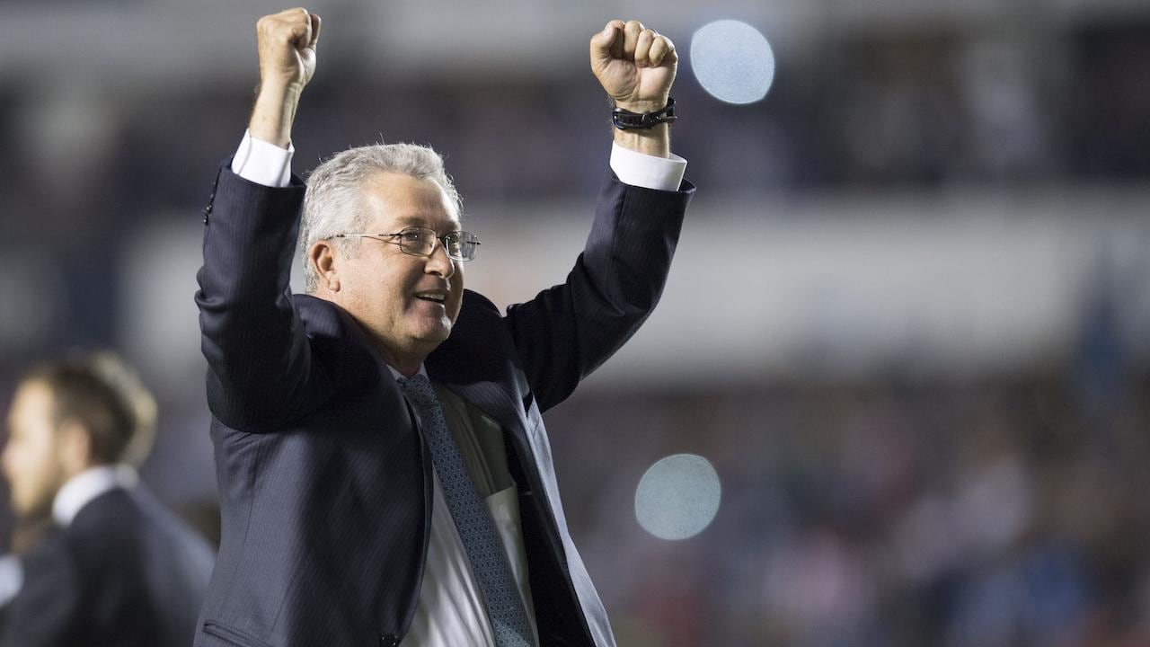 Víctor Manuel Vucetich aparece como opción de Tigres para ocupar el banquillo
