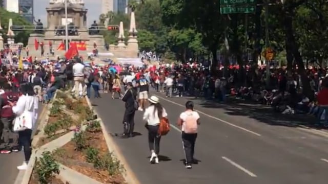 CNTE se concentra en Ángel de la Independencia